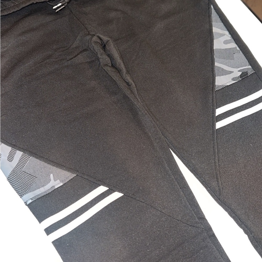 NWT Kids Black Jogger Pants - Picture 5 of 5
